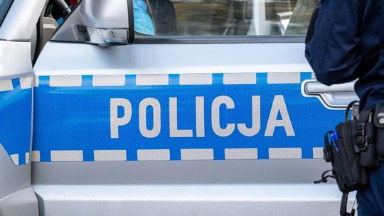 zdjęcie przedstawia radiowóz