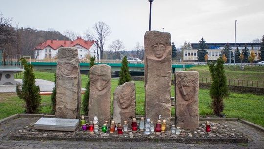 Pamięci 32 zamordowanych. Sprawa z dziećmi w tle