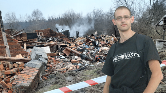 Pani Barbara cudem uniknęła śmierci. Jej siostrzeniec organizuje pomoc