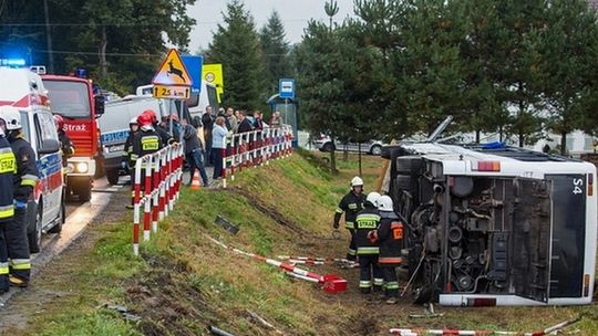 Pięć osób rannych w zderzeniu autobusu z ciężarówką