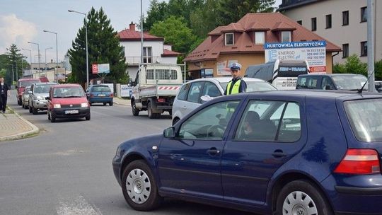 Policjant na skrzyżowaniu. Poradnik dla kobiet, który powinien przeczytać każdy mężczyzna.