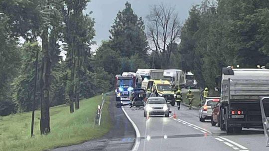 Ropa. Zderzenie pojazdów. Droga jest zablokowana