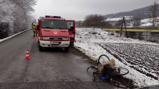 Ropa. Zderzenie rowerzysty i samochodu osobowego [AKTUALIZACJA]