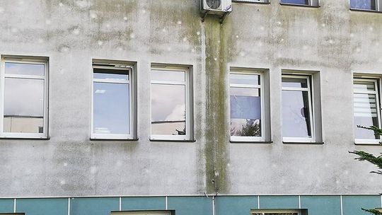 Rozbite okna w gorlickim szpitalu