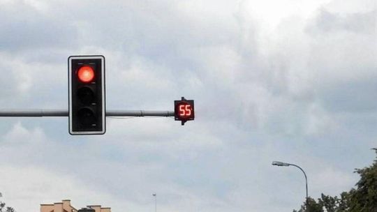 zdjęcie przedstawia sygnalizator świetlny i sekundnik