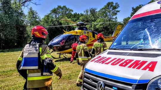 Sitnica. Mężczyzna został przygnieciony przez traktor