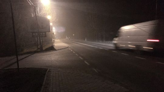 Smog wieczorową porą. Nie ma czym oddychać.