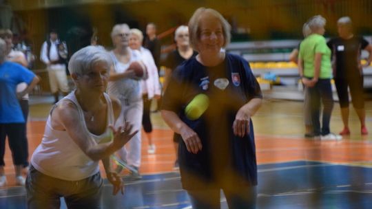 Spartakiada Seniorów była świętem sportu i uśmiechu. Przygrywali Pogórzanie [FOTO]