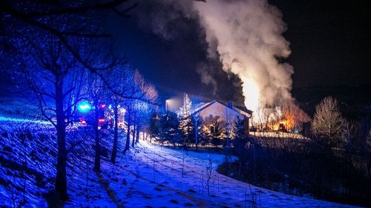 Spłonął garaż i samochód (aktualizacja)