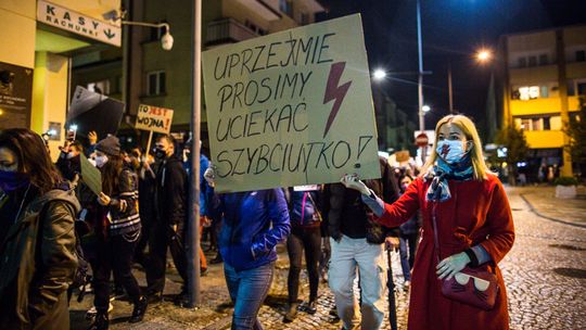 Strajk Kobiet. Drugi raz młodzi ludzie wyszli na ulice Gorlic RETRANSMISJA