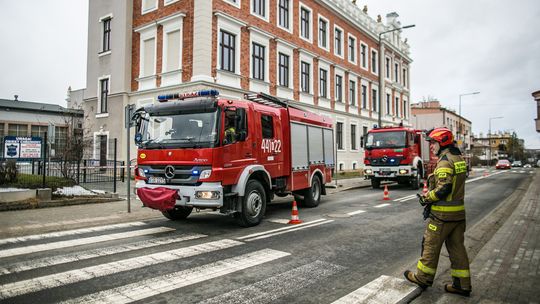 Straż pożarna pod budynkiem liceum im. Kromera