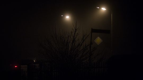 Tej nocy uwaga na gęste mgły. Zostały wydane ostrzeżenia