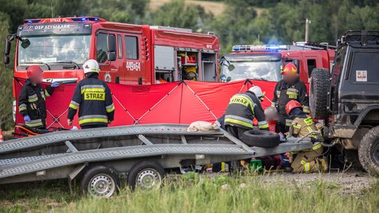 Tragedia w Brzanie. Samochód wypadł z drogi. Nie żyje kobieta [AKTUALIZACJA]