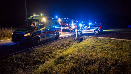 zdjęcie przedstawia ratowników medycznych