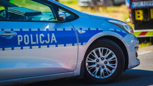 zdjęcie przedstawia policyjny radiowóz