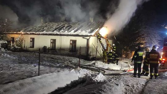 Tragiczny pożar w Lipinkach. Dwie osoby nie żyją AKTUALIZACJA 