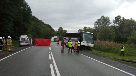 Tragiczny wypadek w sąsiednim powiecie. Droga do Krakowa zablokowana [AKTUALIZACJA]