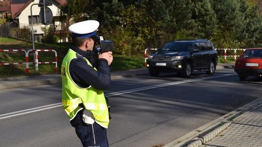 Trwa Akcja Znicz. Na patrolu z drogówką posypały się mandaty.