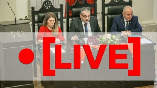 Trwa przekaz live z gorlickiego Ratusza.