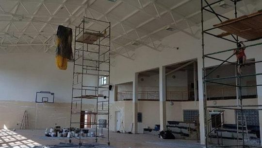 Trwa remont pięciu sal gimnastycznych w podstawówkach gminy Bobowa 