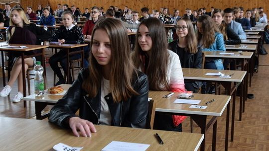 Uczniowie z całej Małopolski przyjechali do Gorlic na konkurs historyczny organizowany przez poseł Barbarę Bartuś