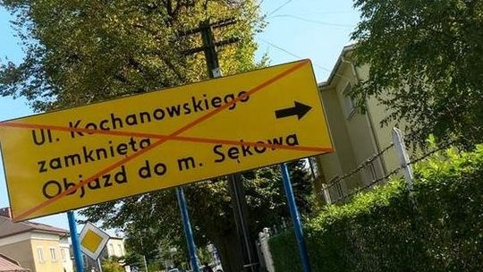 Ulica Kochanowskiego znów zamknięta, jak dojechać do Siar i Sękowej?