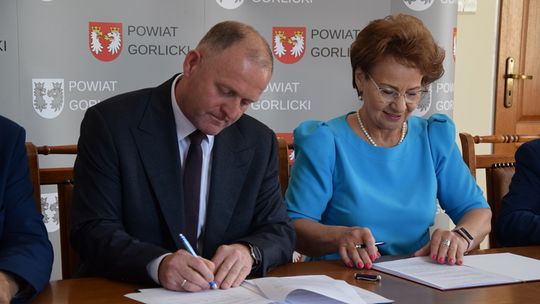 Umowy podpisane! Będzie remont drogi w Szymbarku i budowa nowego mostu w Wysowej-Zdroju [FOTO]