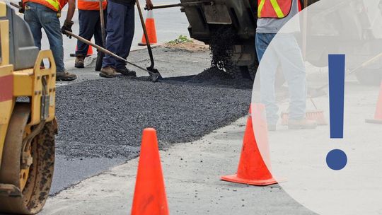 Zdjęcie przedstawia remont drogi