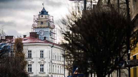 Wieża ratuszowa ujrzała światło dzienne [FOTO]