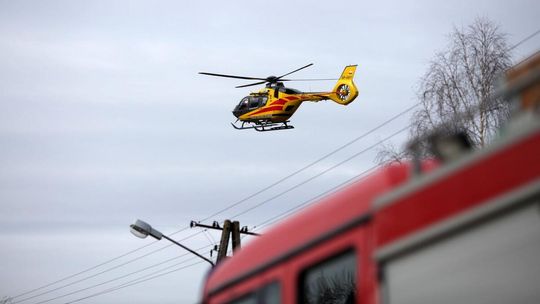 zdjęcie przedstawia helikopter LPR w powietrzu