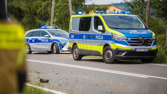 radiowozy policji na jezdni w powiecie gorlickim