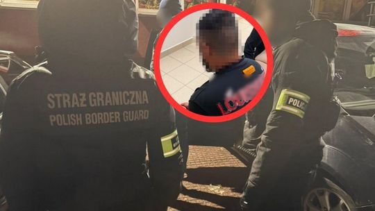 policjant i funkcjonariusz straży granicznej podczas interwencji