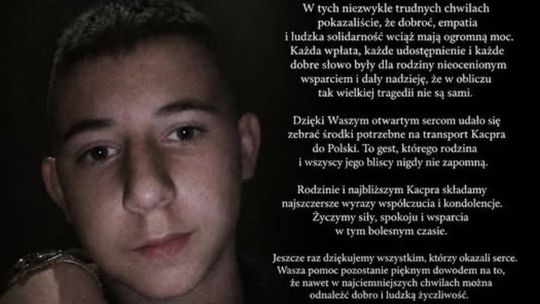 zdjęcie przedstawia portret chłopaka, obok kilka akapitów tekstu
