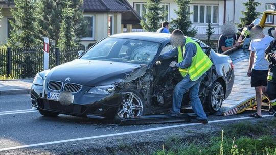 Zderzenie dostawczaka z osobówką