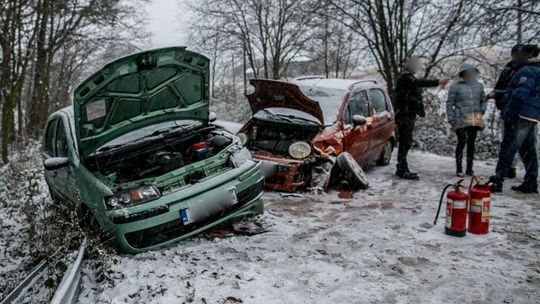 Zderzenie dwóch pojazdów w Ropie