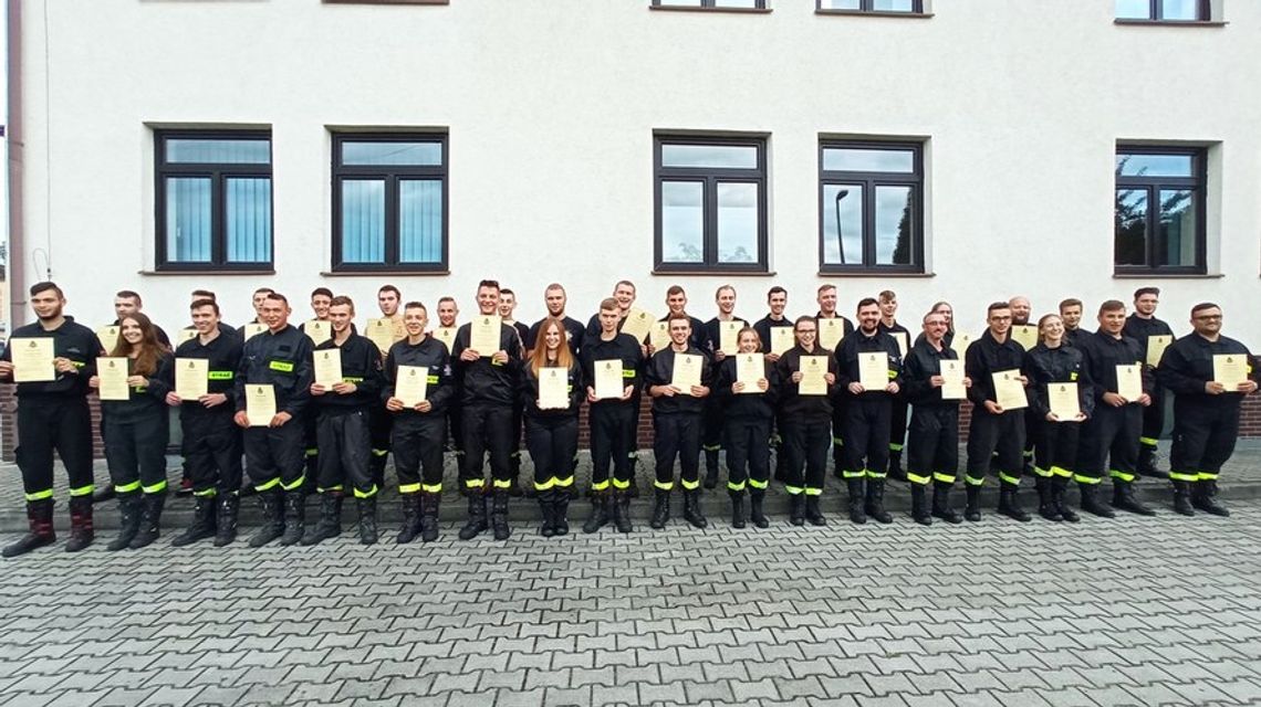 36 druhów z powiatu gorlickiego ukończyło szkolenie dla strażaków ratowników