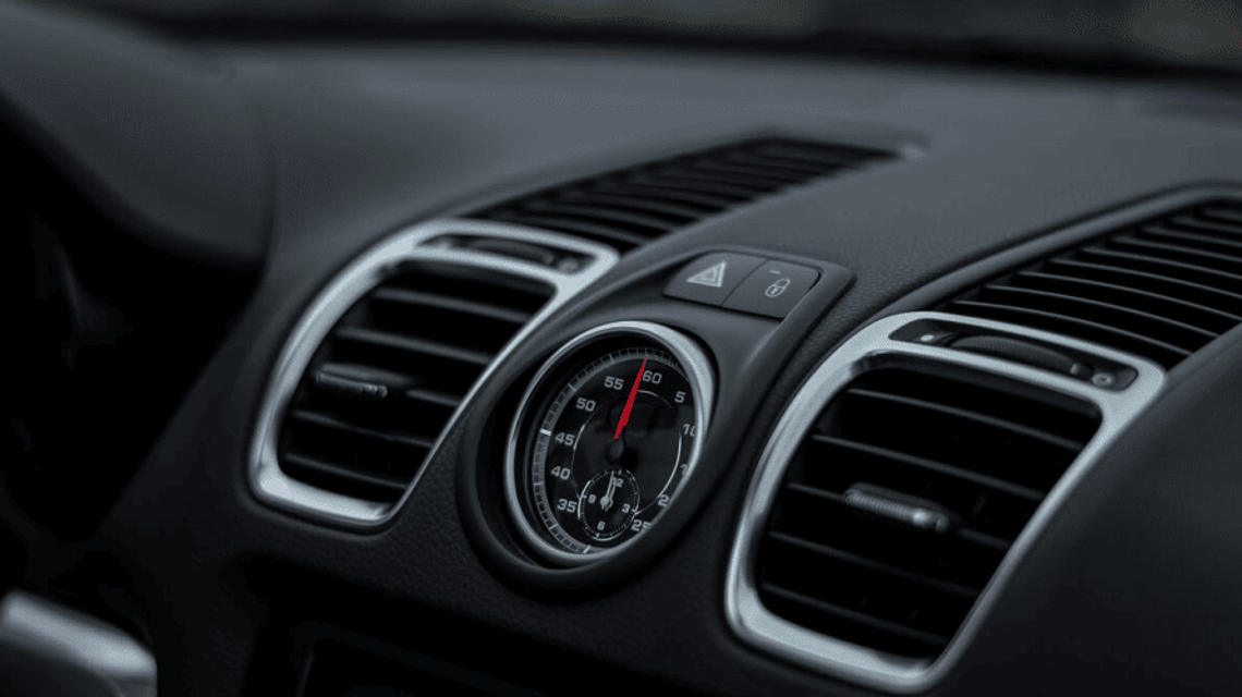 Awaria klimatyzacji w samochodzie – jak ją rozpoznać?
