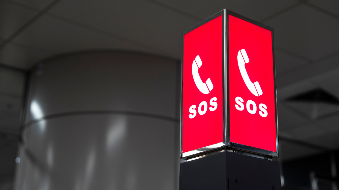 zdjęcie przedstawia awarie telefonu