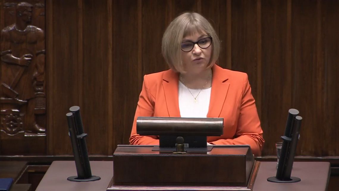 Barbara Bartuś zabiera głos w Sejmie. Przekazuje podziękowania Premierowi.