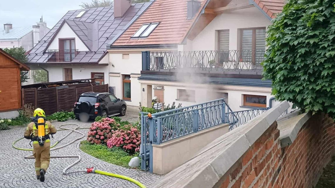 Zdjęcie przedstawia akcja strażaków