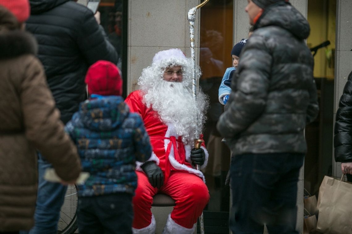 Były serdeczne życzenia i łamanie się opłatkiem. Gorliczanie spotkali się na miejskiej wigilii [ZDJĘCIA, VIDEO]