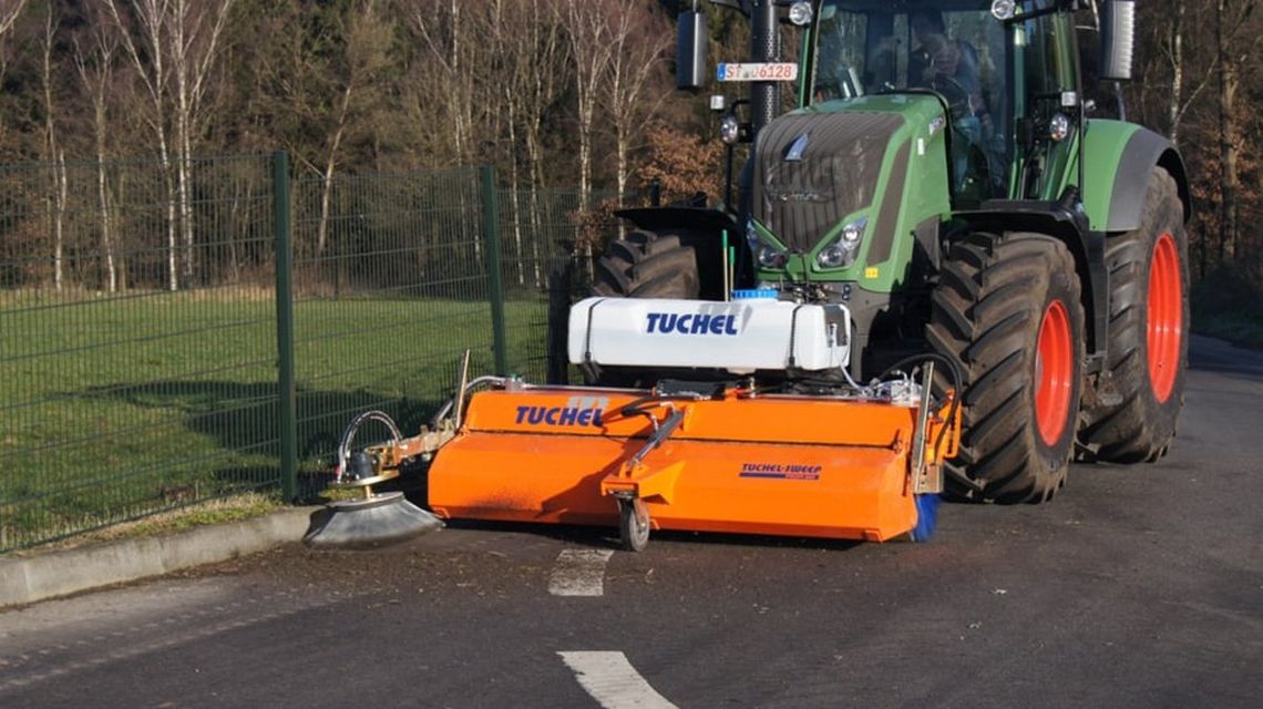 zdjęcie przedstawia maszynę uliczną