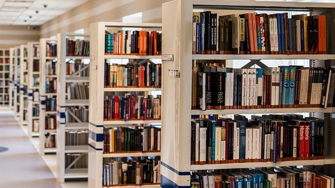 Czytelnicy gorlickiej biblioteki polecają książki na maj. Każdy może dopisać do listy swoją ulubioną lekturę