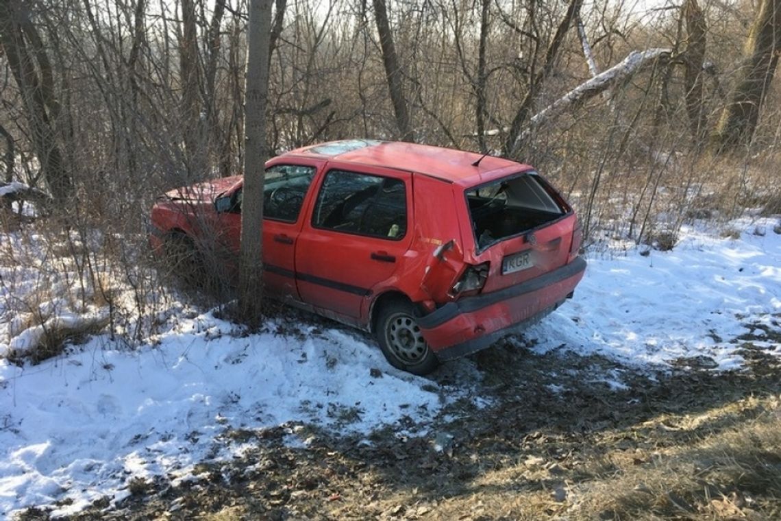 Duży volkswagen wyrzucił z drogi mniejszego AKTUALIZACJA