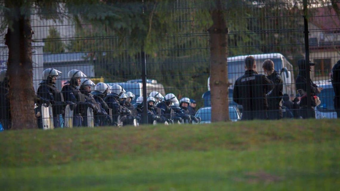 Dyskretnie obecni, w pełni skuteczni. Policjanci zabezpieczali mecz