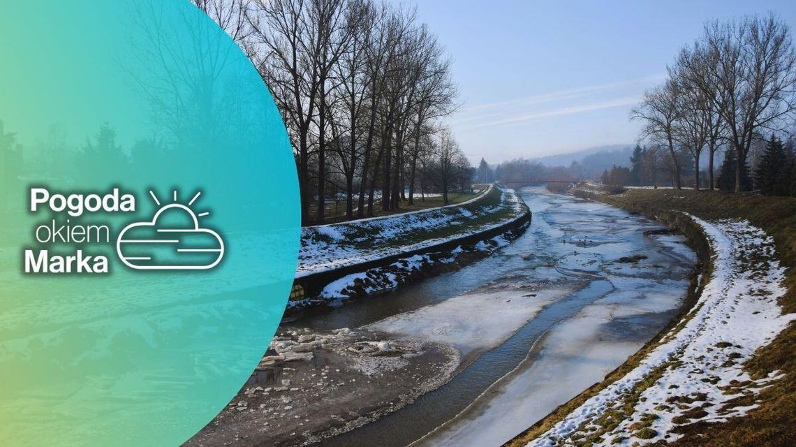 zdjęcie przedstawia rzekę w mieście