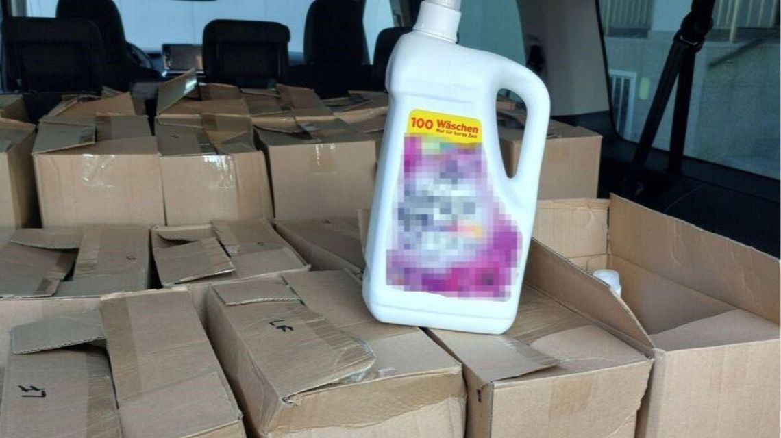 Zdjęcie przedstawia płyn do prania