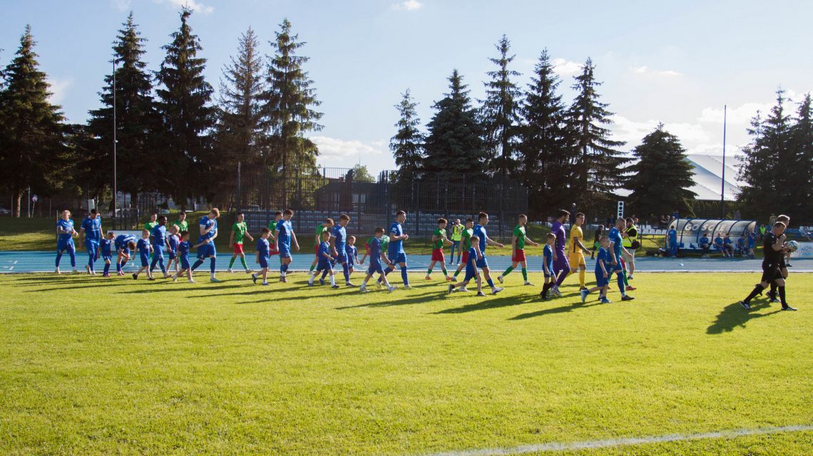 Glinik Gorlice był bliski wielkiego powrotu. Siedem goli na Sienkiewicza piłkarze wchodzący na boisko stadionu w gorlicach