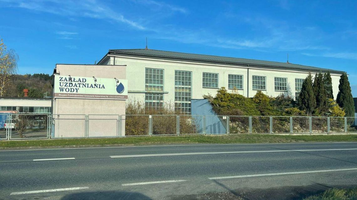 Góra nie chce przyjść do Mahometa, Mahomet musi udać się do góry. Sprawa Klimkówki w Warszawie Zdjęcie przedstawia Zakłada Uzdatniania Wody.