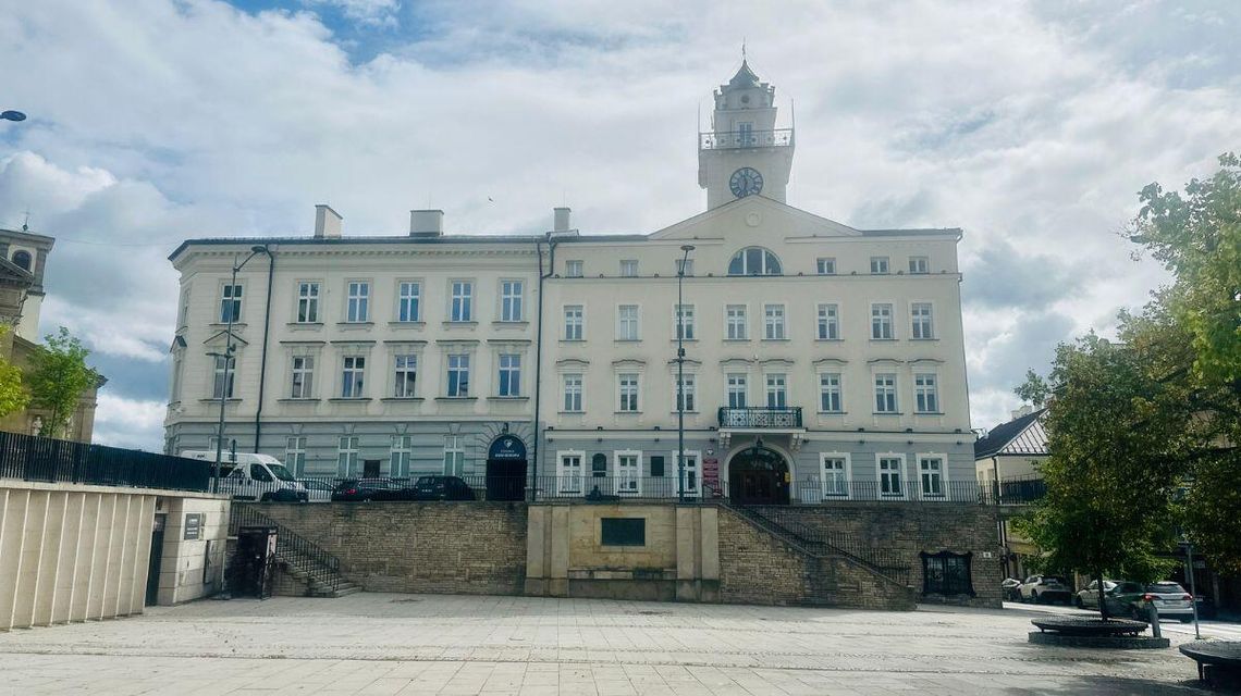 Zdjęcie przedstawia Ratusz w Gorlicach